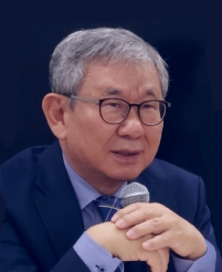 유태엽 사진